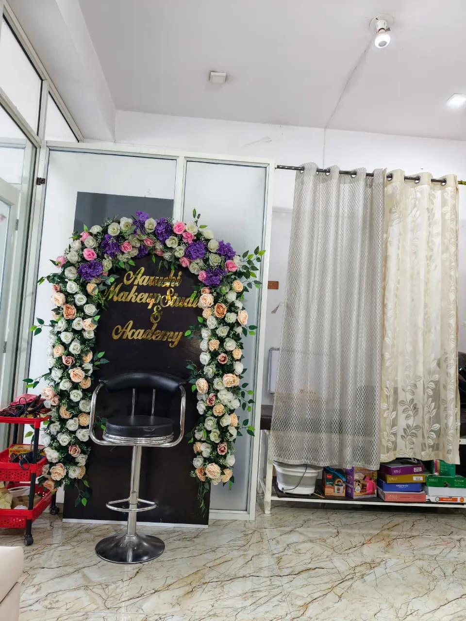 Floral photo corner