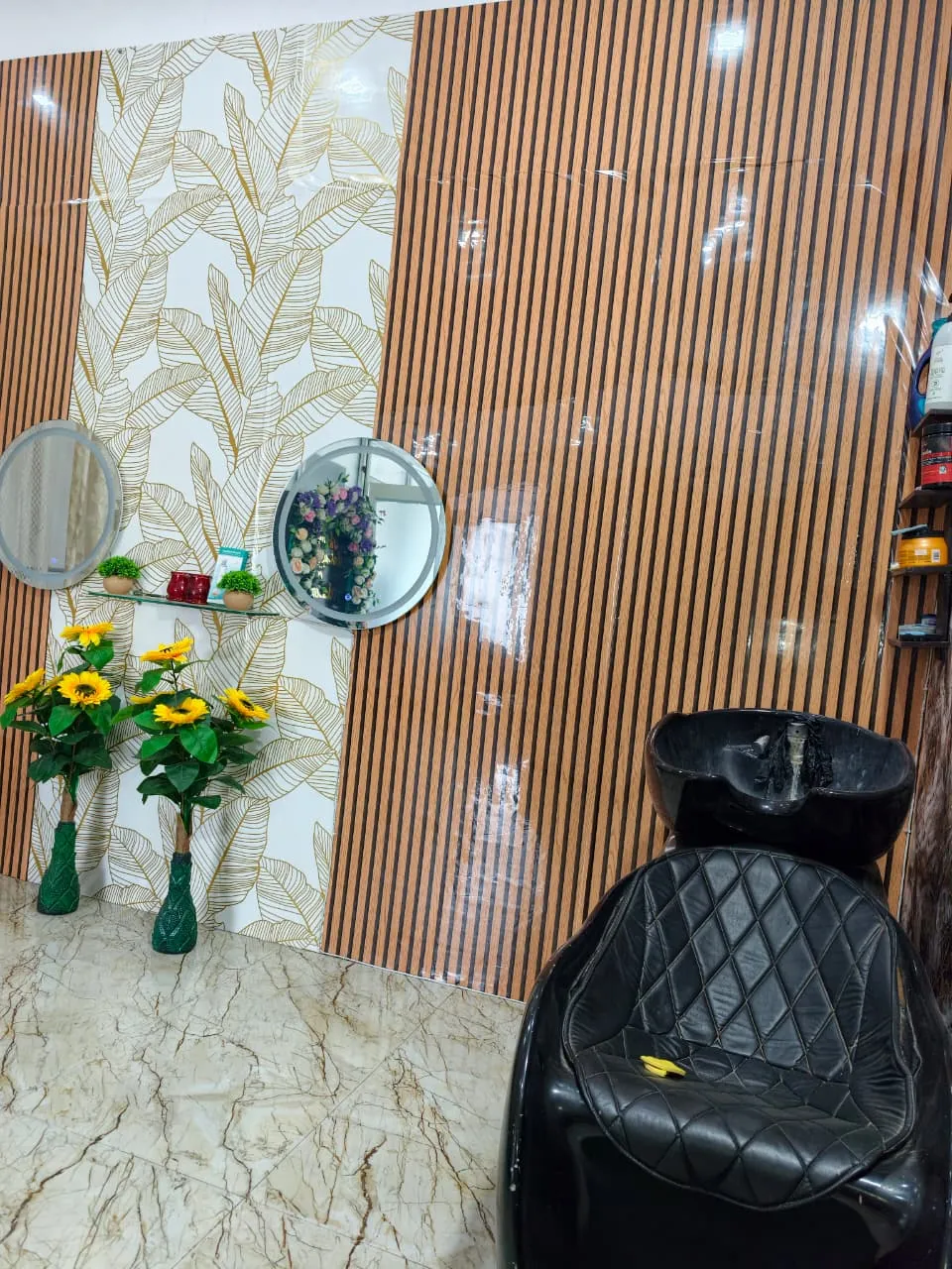 Hair wash station